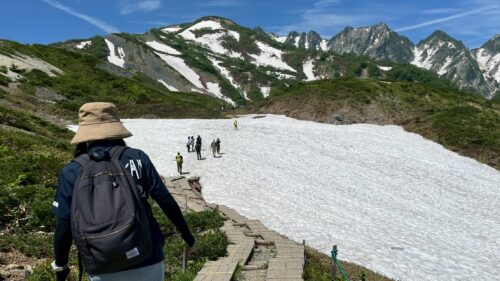 八方池雪渓